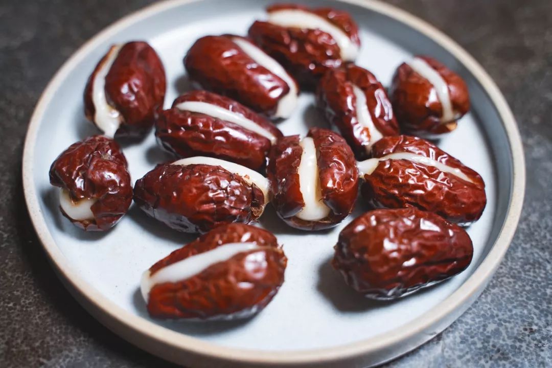 抹茶红豆红枣糯米糕做法,红枣糯米粉自制小甜品