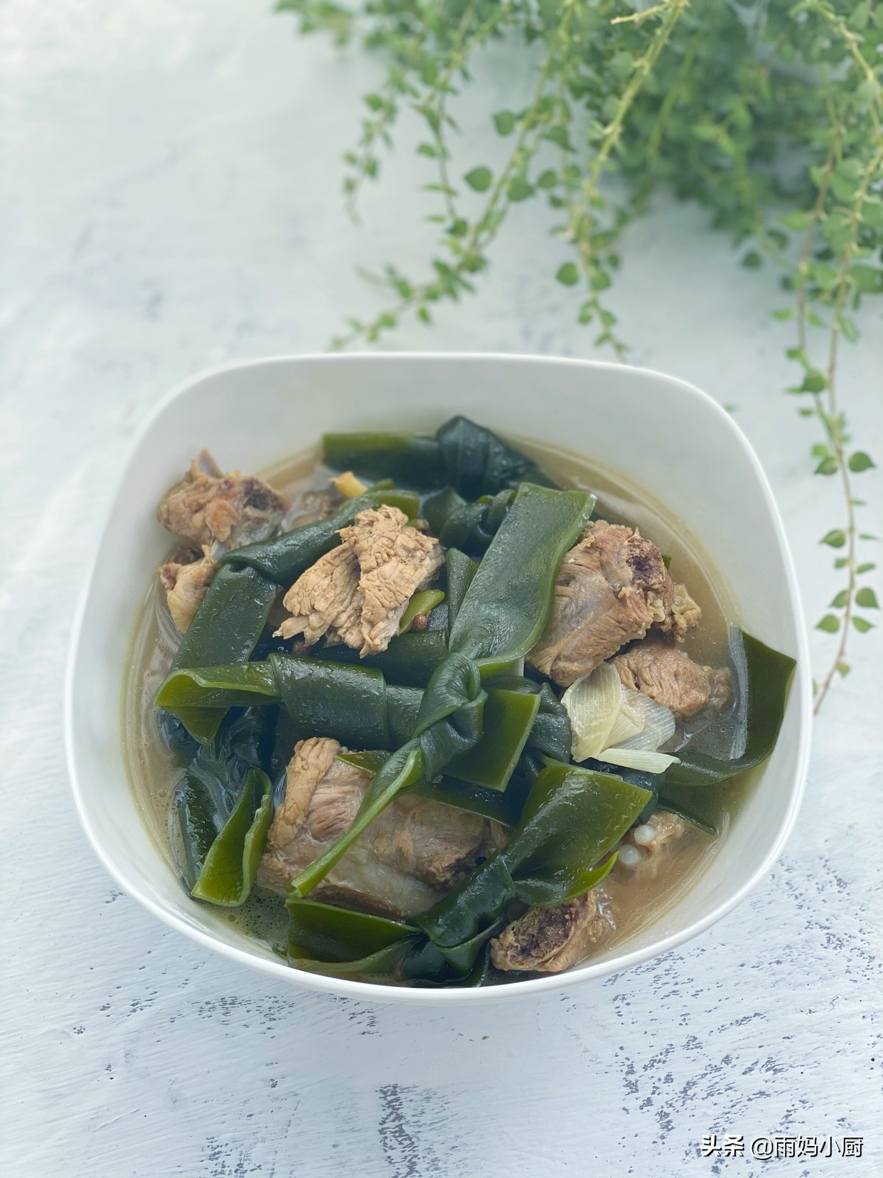 海带结煲排骨汤的做法大全,海带结炖排骨汤怎么炖最好喝