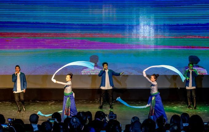 出席中国书画春晚和书画展开幕式,中国书画春晚新春特别节目