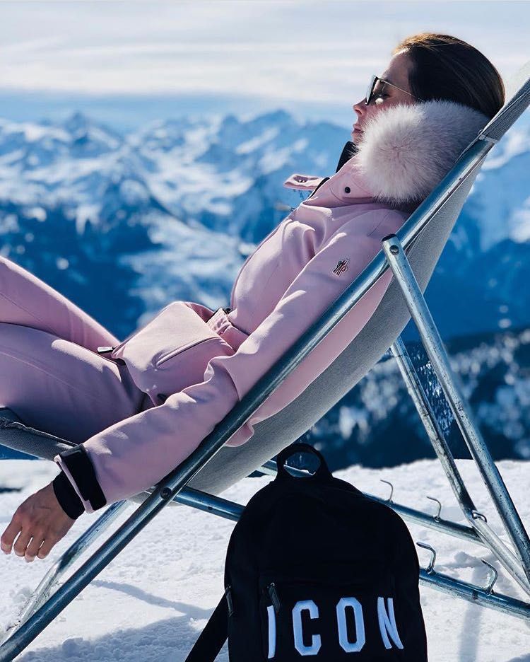 都穿什么牌子滑雪服,哪个牌子的滑雪服最好看