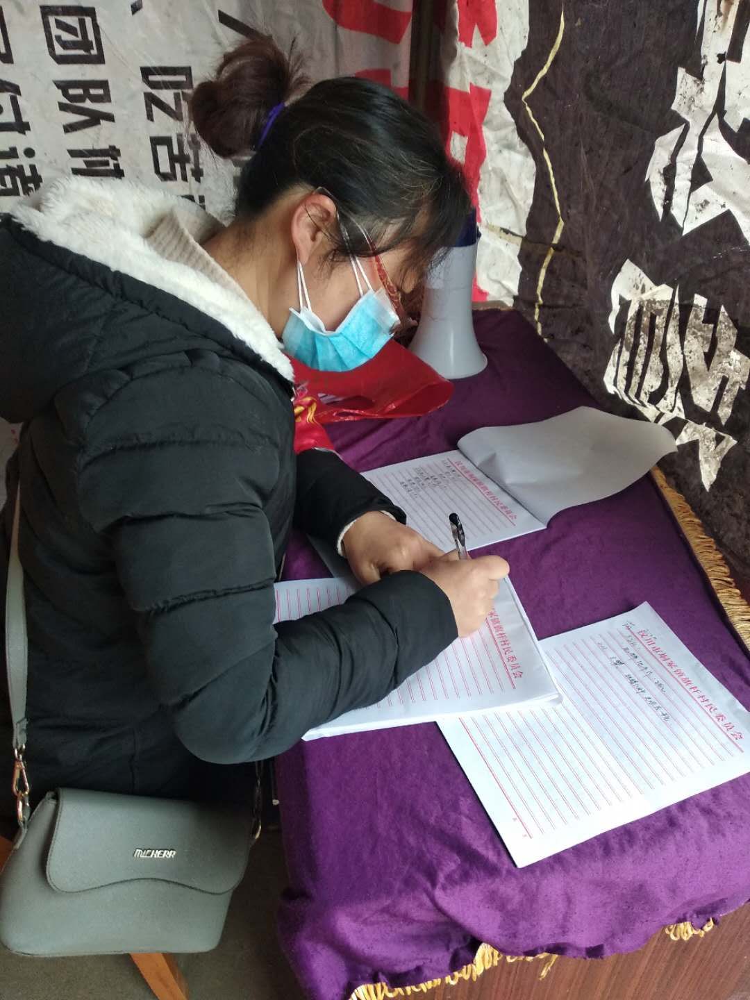 战疫一线巾帼英姿别样红,一线医务人员抗疫巾帼英雄谱