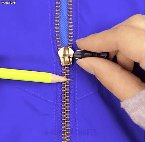 衣服拉链坏了教你一根吸管搞定,拉链插销处布烂了用吸管修的方法