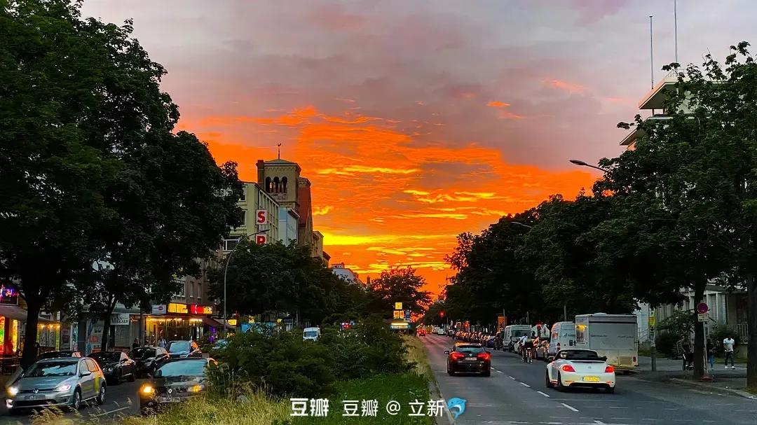 一个酒吧服务员大概是多少个,酒吧服务员经历怎么样写