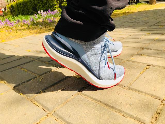 米家运动鞋3与4代的区别,米家运动鞋4和繁星版4选哪个