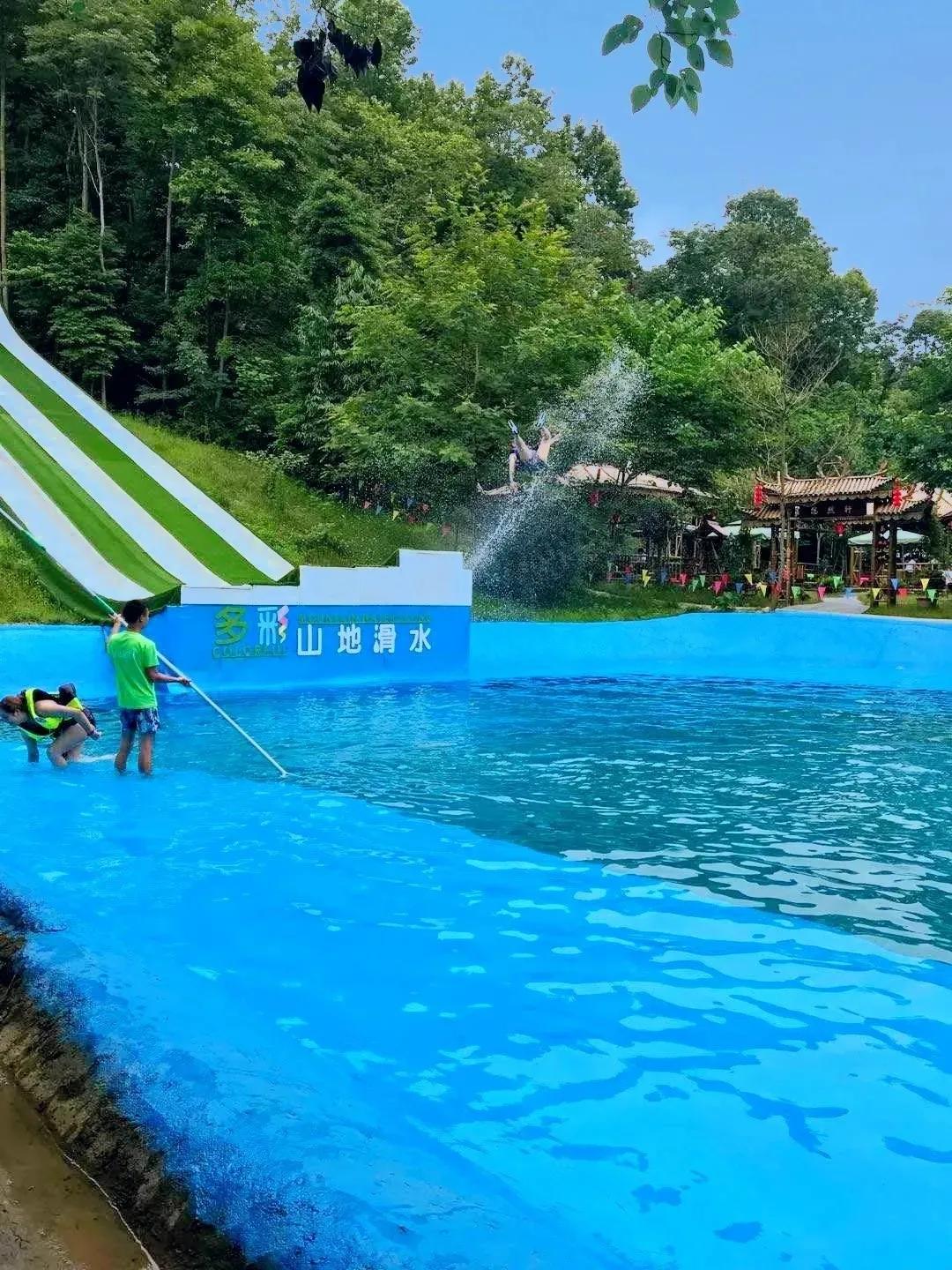 成都周边凉快又可以耍水的地方,成都周边哪有耍水的地方