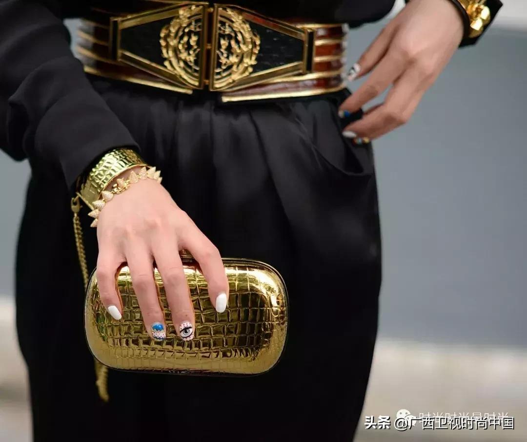 手镯是用石头搞出来的吗,手镯创造灵感