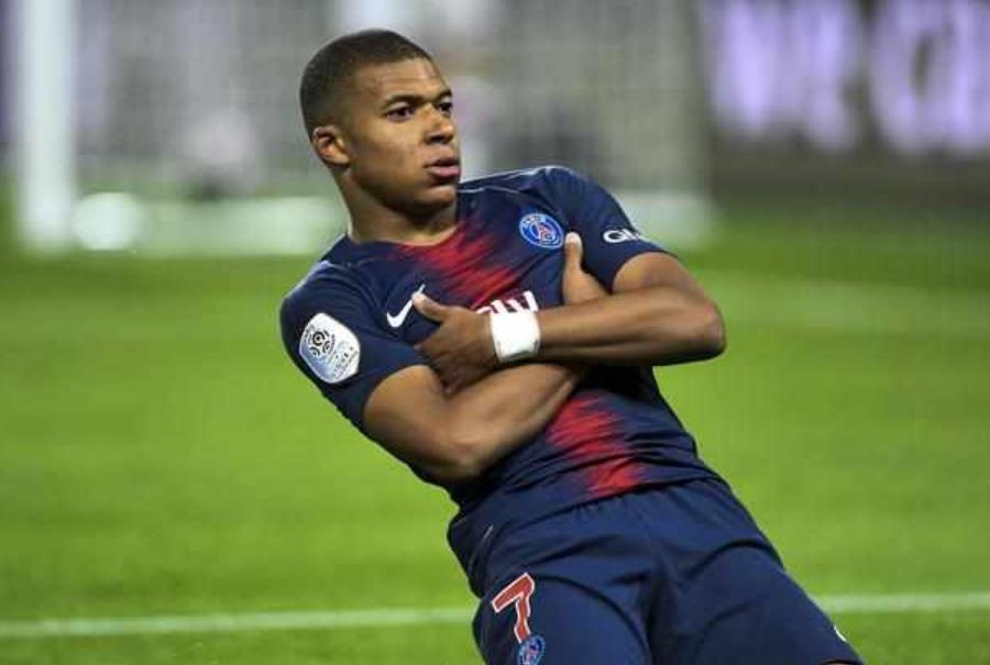 足坛前三人梅西c罗内马尔,足坛最强前锋皇马巨星梅西c罗