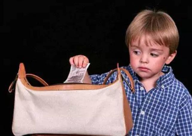 孩子在家偷钱还不承认怎么教育,孩子在家总偷拿钱应该怎样教育