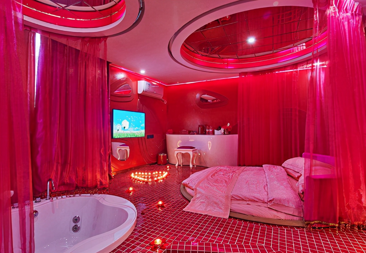 情侣套房的床为什么是圆的,情侣房为什么是圆床