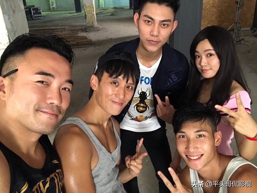 他为了一个机会，下跪争取，奈何“尊严不值钱”，靠拳头打出名堂