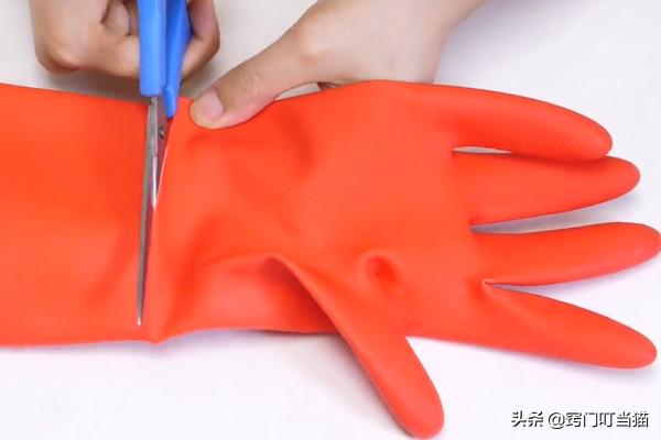橡胶手套破了也别扔,家里的橡胶手套破了千万不要扔