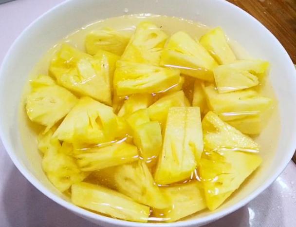 菠萝泡盐水最好需要多长时间,菠萝泡盐水应该泡多长时间