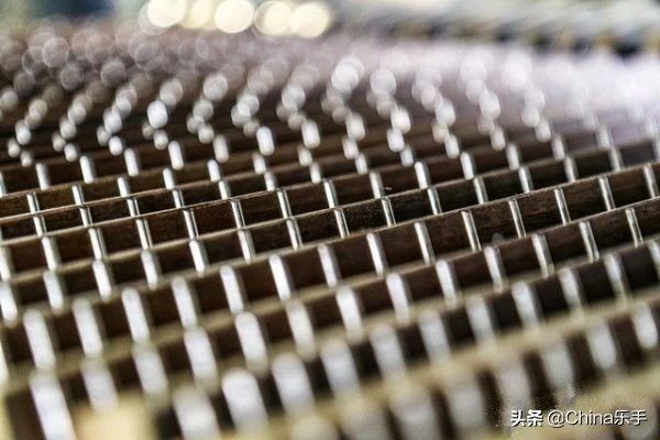 跟随帝声乐器参观世界著名吉他制造商之一Cort印度尼西亚工厂