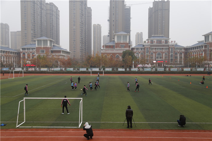 缁胯尩鍦轰笂瓒崇悆姊︽兂,缁胯尩杩芥ⅵ鏍″洯瓒崇悆鑱旇禌