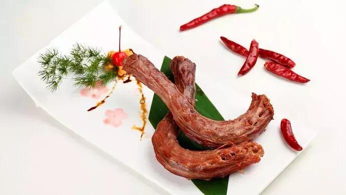 鸭脖之争绝味周黑鸭煌上煌,绝味周黑鸭久久鸭零食鸭脖哪家强