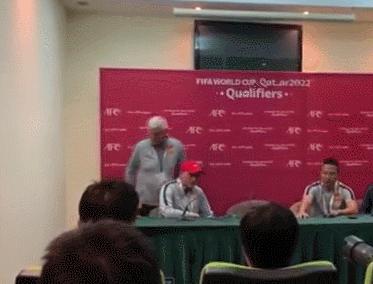 里皮辞职后谁是主教练,里皮辞职中国国足教练拿钱了吗