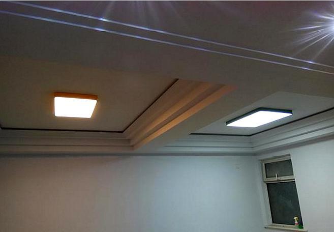 自建房客厅中间有横梁吊顶效果图,客厅中间有横梁怎么处理为好