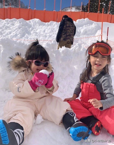 贾静雯思考咘咘波妞成家立业,贾静雯波妞萌照