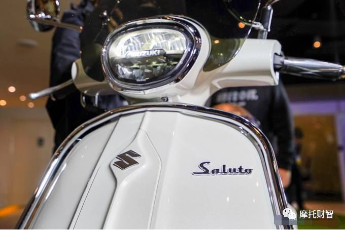 铃木新复古踏板saluto几个颜色,铃木1万左右新款踏板