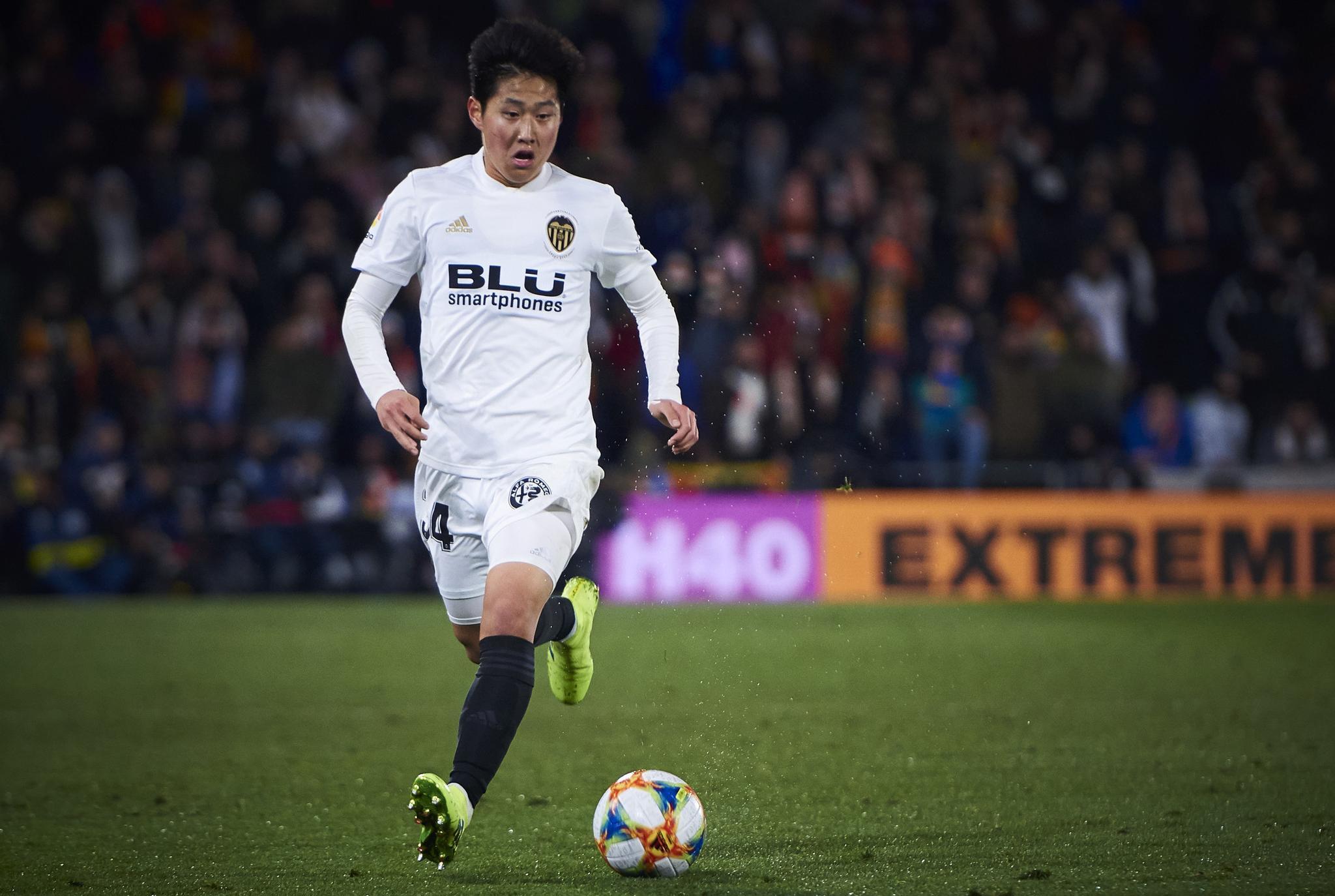 「狐说球事」中日韩足球论战，三位新星谁是下一代亚足巨星？