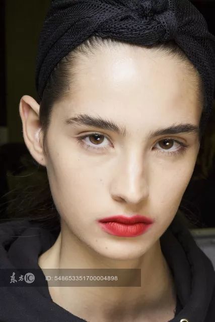 EIGSHOW丨鞠婧祎、李艺彤的仙女春夏妆容能让你美出新高度！