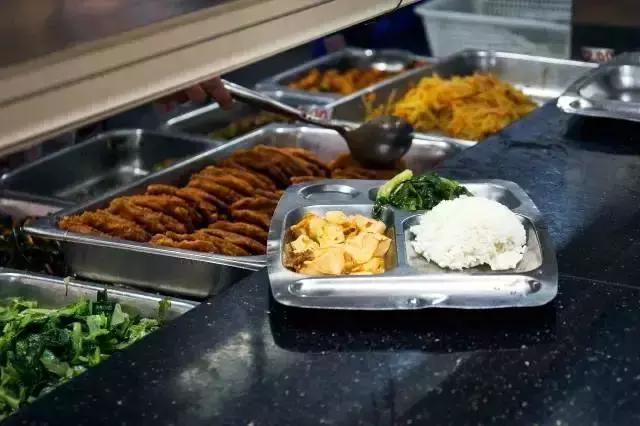 大学消费与地区的关系,当代大学生的消费真实现状