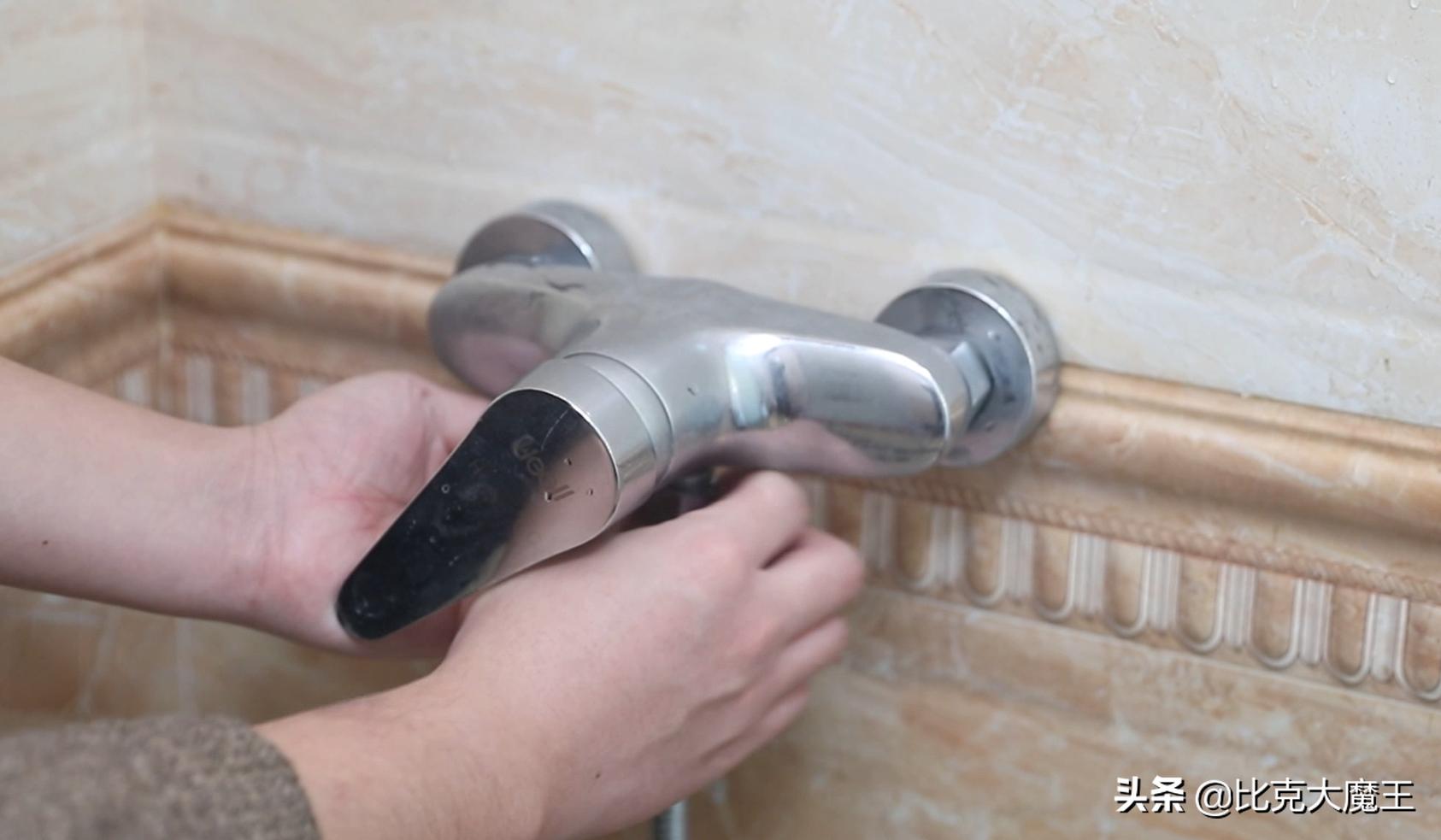 热水器花洒喷头关了还漏水怎么办,热水器花洒换新的还滴水怎么办