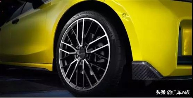 哪吒汽车外观可以看到底盘,哪吒汽车的三款车型照片