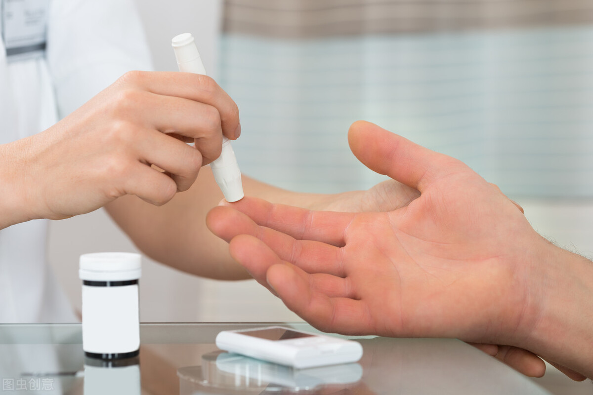 伟哥和达泊西汀可以一块吃吗,伟哥跟达泊西汀能一起吃吗