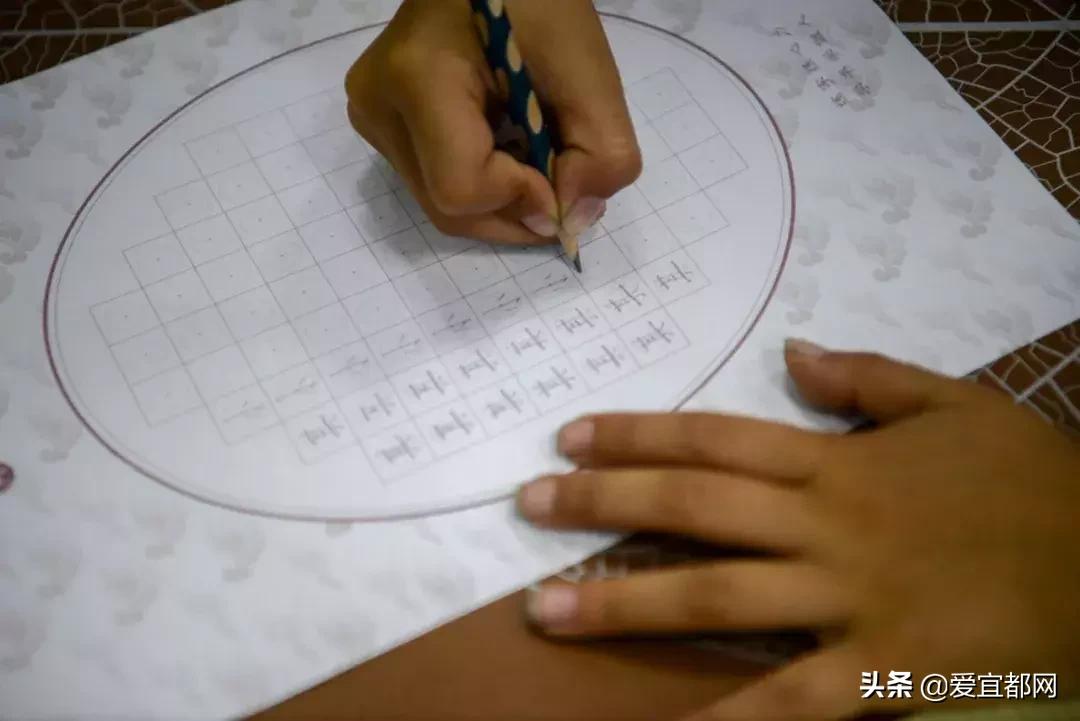 宜都市第四届“神墨杯”千名少儿多元才艺风采展，多图！！！