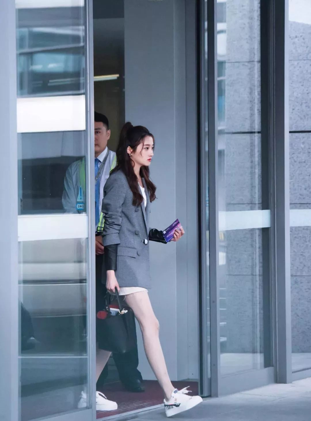 小骨架女生怎么养成,怎么样才能变成小鸟依人型的女孩