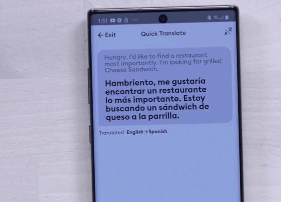 一个能当话筒的耳机,可以当翻译员的耳机