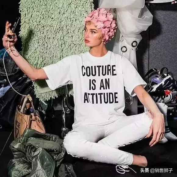 为什么这么多人喜欢t恤,为什么一件t恤卖一百多