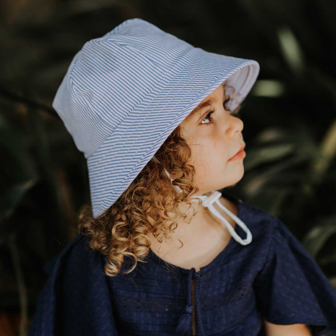 宝宝流行的防晒帽,一招教你给宝宝选防晒帽