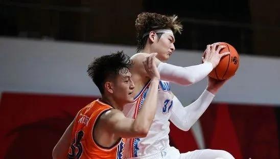 周琦王哲林被打回原形拿顶薪值吗,王哲林出局