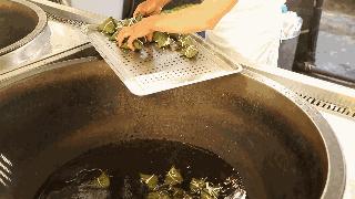 包粽子教程一步一步来,包粽子的详细教程来啦