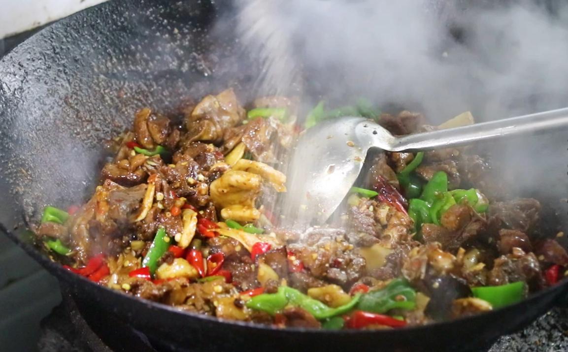 炒鸭肉怎样炒最好吃,怎么炒鸭肉最好吃又简单