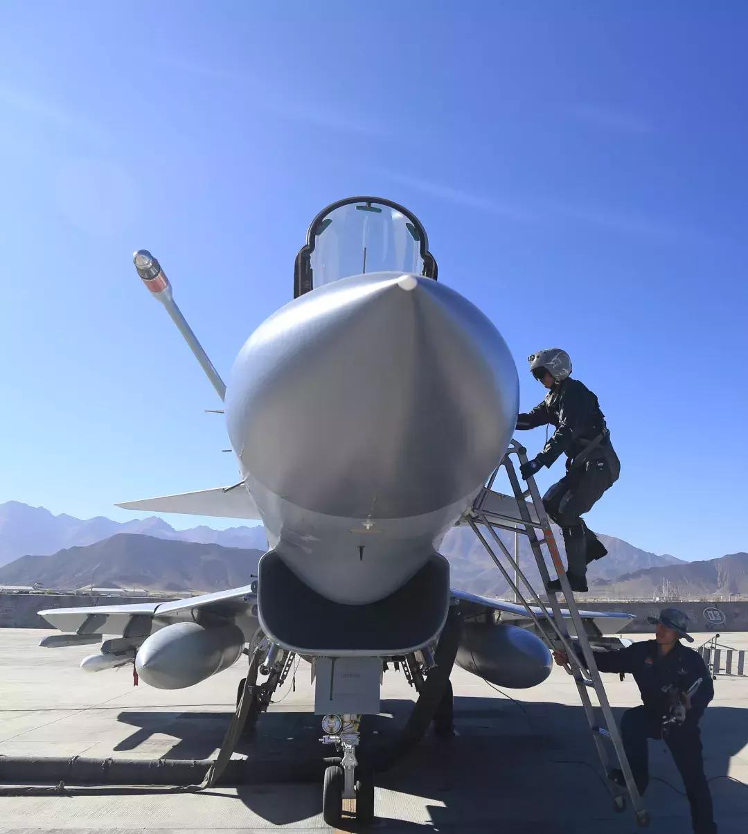 歼10在实战中的性能如何,歼10到底有什么优点