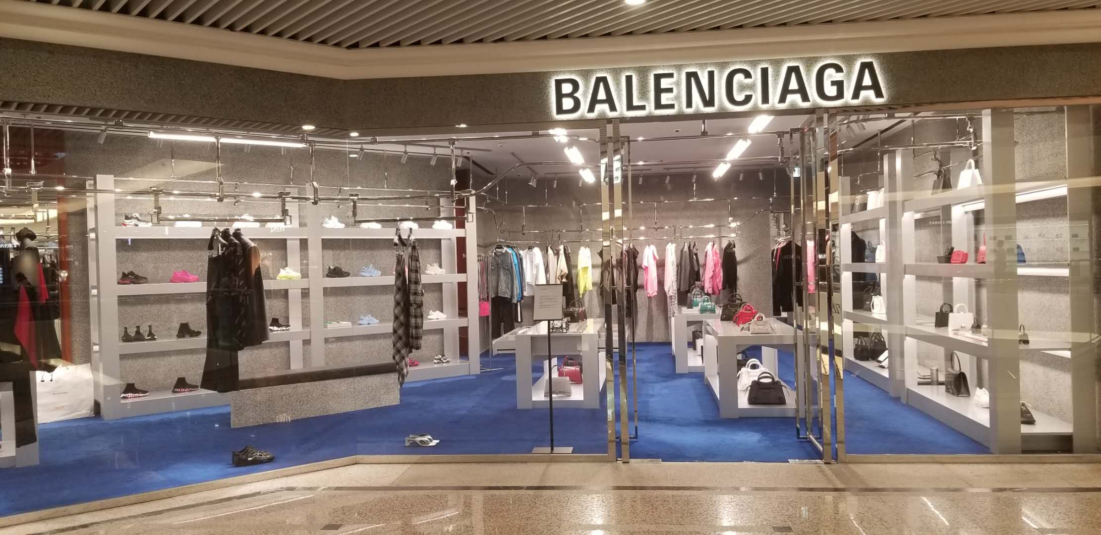 铜锣湾奢侈品时代广场购物攻略,铜锣湾潮流汇购物商城