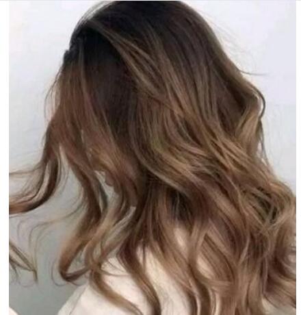 最流行的烫发发型减龄,女发型2020流行烫发全烫