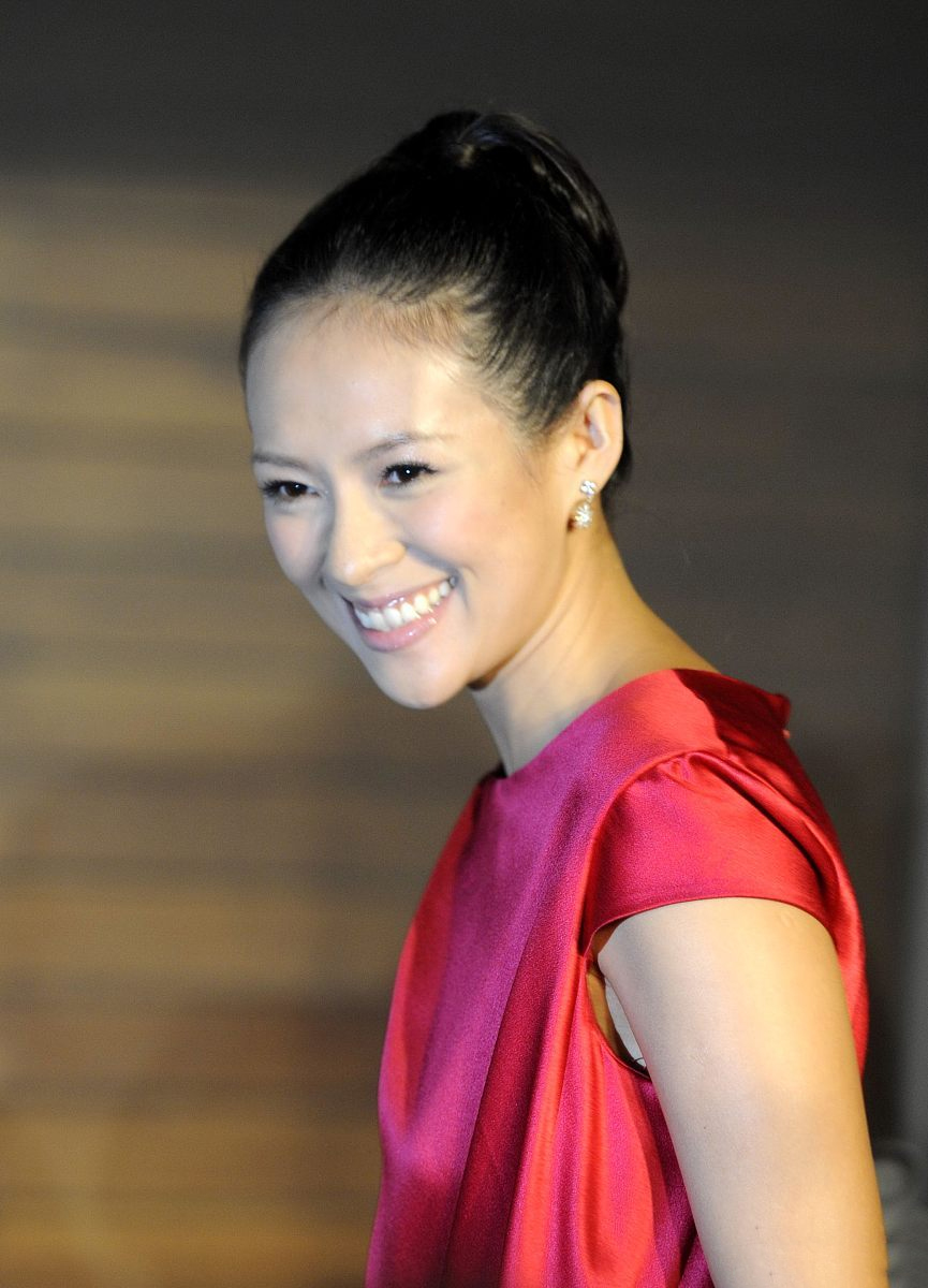 章子怡穿搭随意却很时髦,章子怡穿出大气范