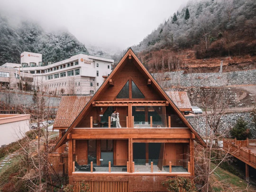 阿坝一日游赏雪,夏天去阿坝州旅游景点怎么玩