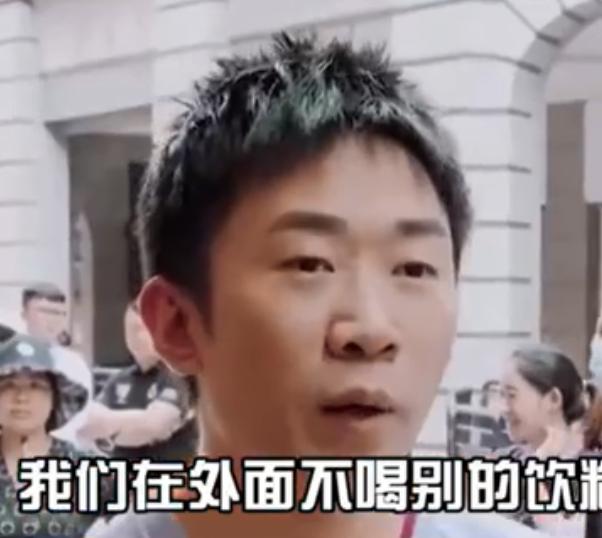 杨迪学业水平,杨迪自曝曾被班主任踢出尖子班