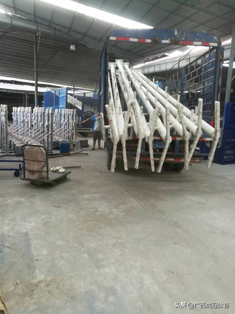 容县陆川阳朔球场灯杆灯光生产厂家，玉州区灯光球场照明批发