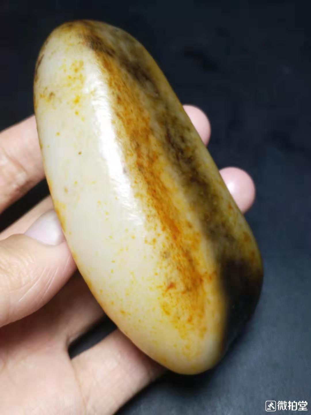 如何鉴别极具收藏价值的和田玉籽料？了解这些对您有帮助