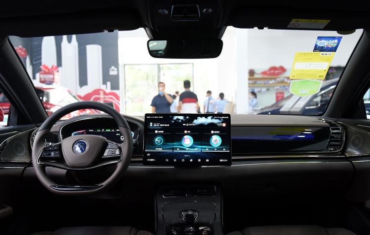 3.8秒破百的新能源排行榜,3.9秒破百的汽车