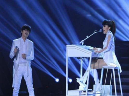 玖月奇迹王小玮王小海复合后演出,王小海王小玮是夫妻吗还是兄妹