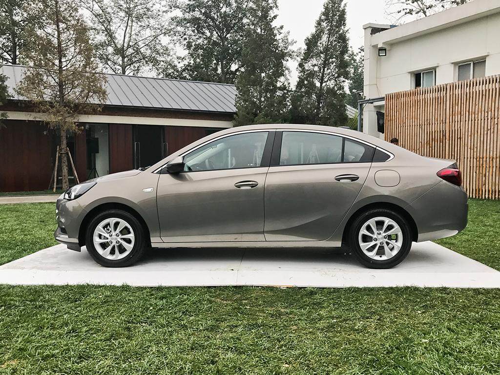 别克老凯越比新款好看,一代神车别克凯越