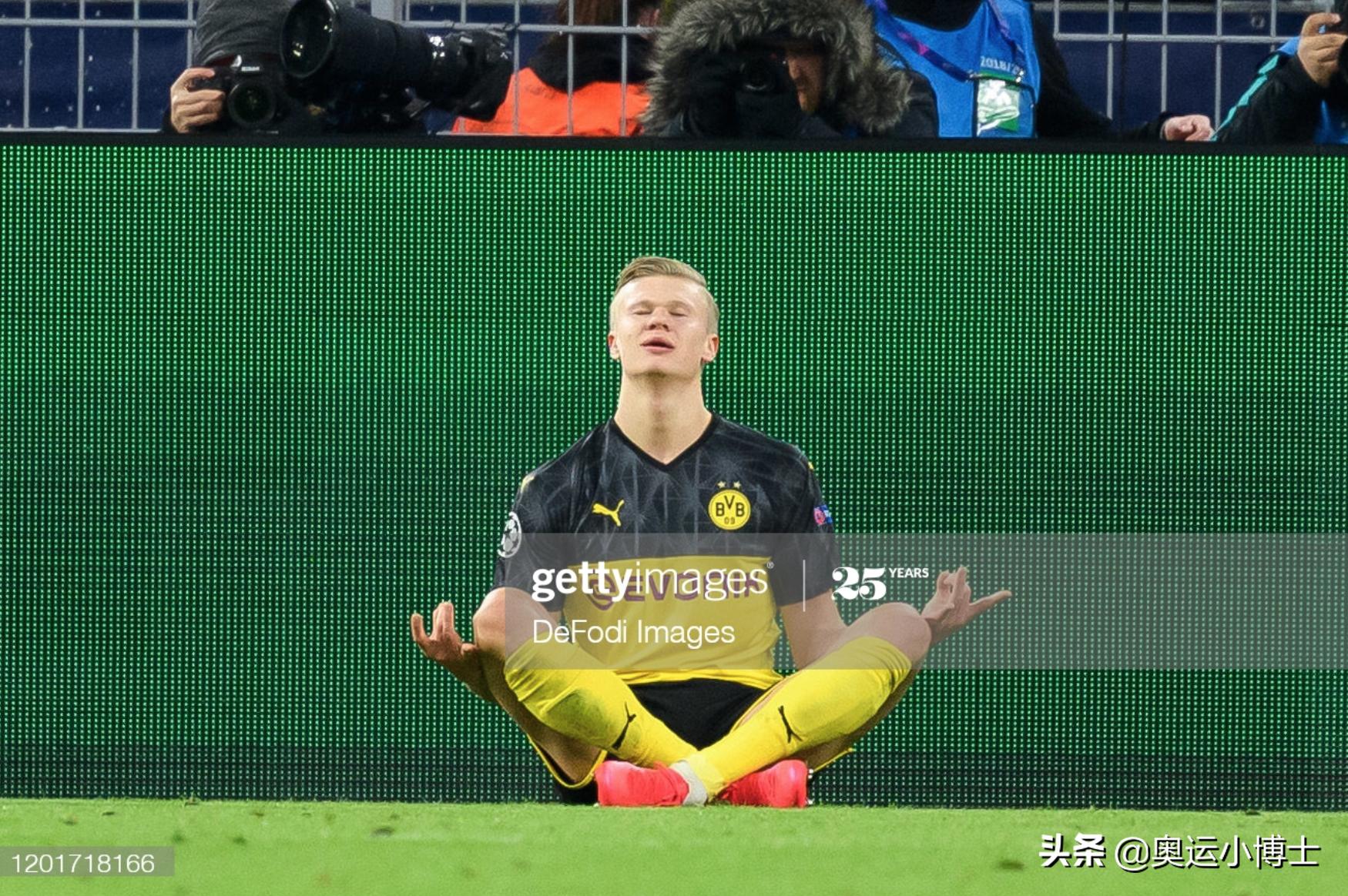 442评选2022年足坛百大球星哈兰德,足坛新星哈兰德