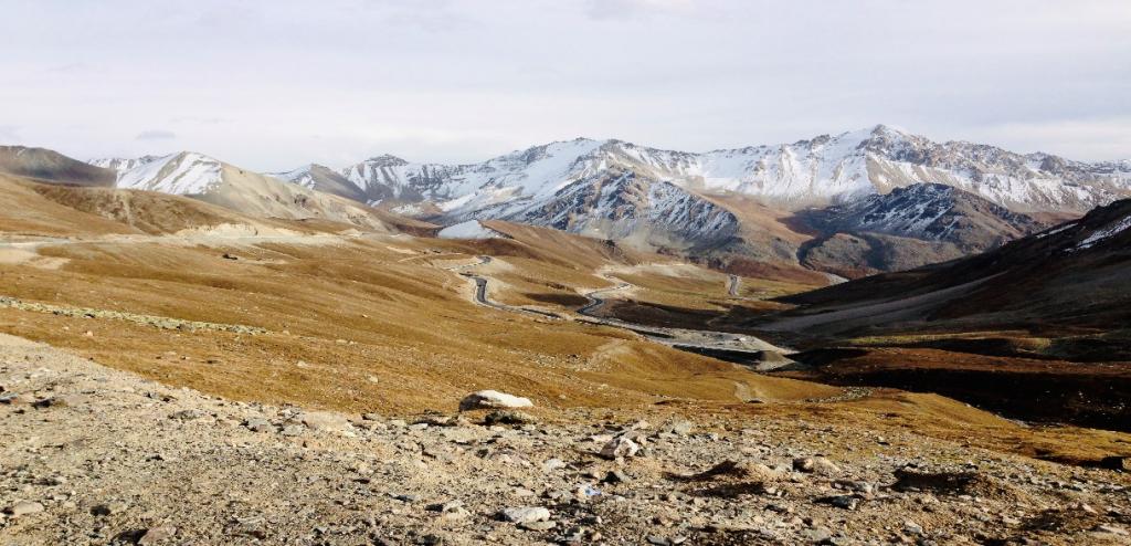 “*疆新**是个好地方！”——地理风光历史文化这边独好